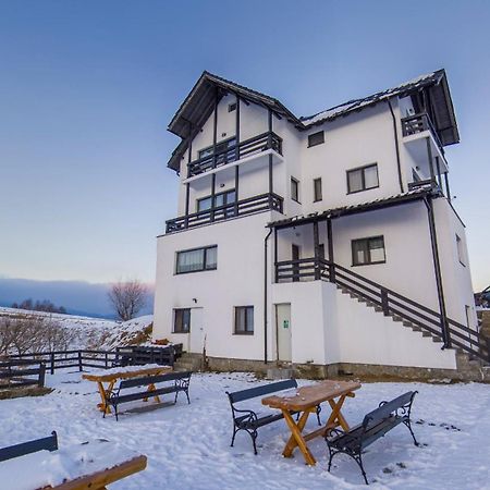 Vila Luca-Hotel Sirnea Luaran gambar